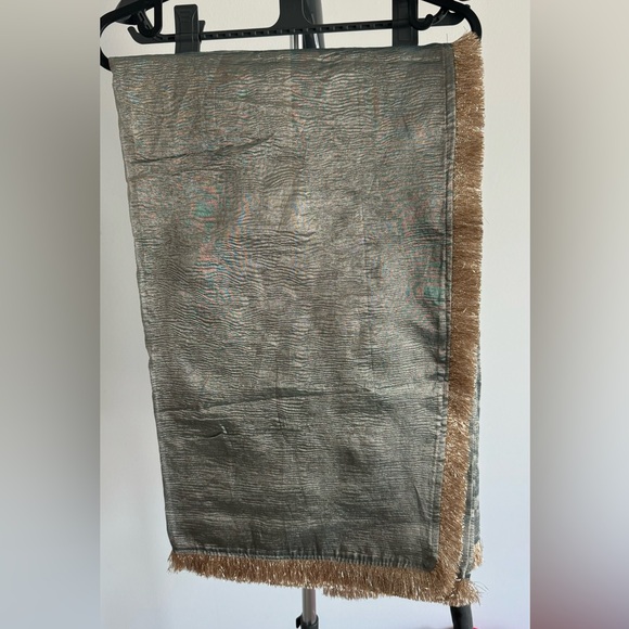 Brand new designer tissue silk saree with gota work and brocade blouse piece - Picture 2 of 6